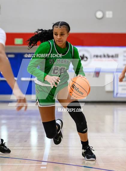 Thumbnail 1 in St. Mary's vs Folsom (Folsom-Vista Winter Classic) photogallery.