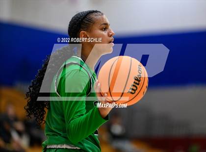 Thumbnail 1 in St. Mary's vs Folsom (Folsom-Vista Winter Classic) photogallery.