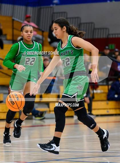 Thumbnail 3 in St. Mary's vs Folsom (Folsom-Vista Winter Classic) photogallery.