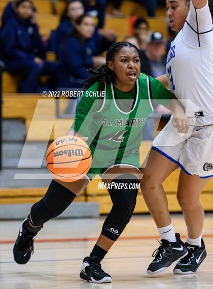 Thumbnail 2 in St. Mary's vs Folsom (Folsom-Vista Winter Classic) photogallery.