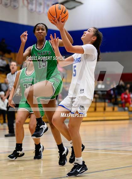 Thumbnail 1 in St. Mary's vs Folsom (Folsom-Vista Winter Classic) photogallery.