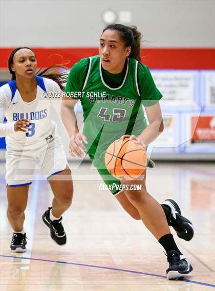 Thumbnail 1 in St. Mary's vs Folsom (Folsom-Vista Winter Classic) photogallery.