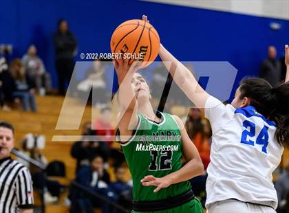Thumbnail 3 in St. Mary's vs Folsom (Folsom-Vista Winter Classic) photogallery.