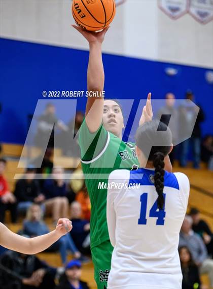 Thumbnail 3 in St. Mary's vs Folsom (Folsom-Vista Winter Classic) photogallery.