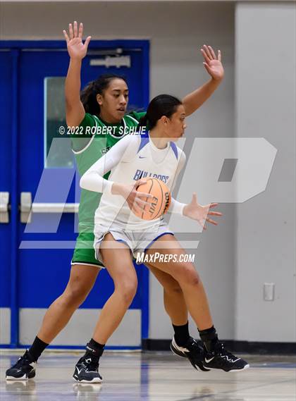 Thumbnail 3 in St. Mary's vs Folsom (Folsom-Vista Winter Classic) photogallery.