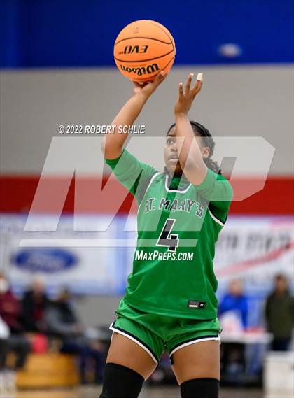Thumbnail 3 in St. Mary's vs Folsom (Folsom-Vista Winter Classic) photogallery.