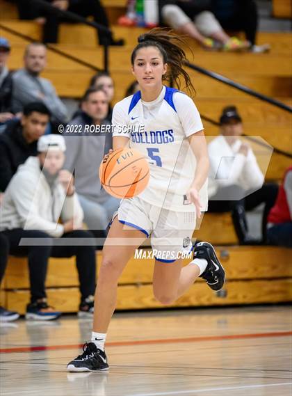 Thumbnail 3 in St. Mary's vs Folsom (Folsom-Vista Winter Classic) photogallery.