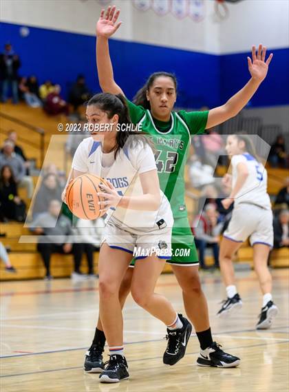 Thumbnail 3 in St. Mary's vs Folsom (Folsom-Vista Winter Classic) photogallery.