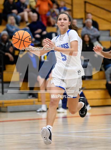 Thumbnail 2 in St. Mary's vs Folsom (Folsom-Vista Winter Classic) photogallery.