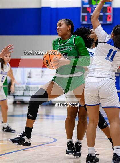 Thumbnail 2 in St. Mary's vs Folsom (Folsom-Vista Winter Classic) photogallery.