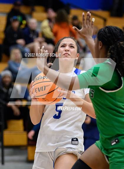 Thumbnail 1 in St. Mary's vs Folsom (Folsom-Vista Winter Classic) photogallery.