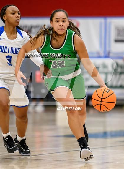 Thumbnail 3 in St. Mary's vs Folsom (Folsom-Vista Winter Classic) photogallery.