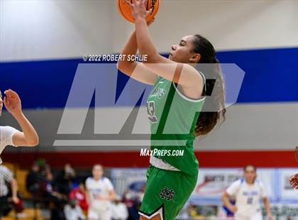 Thumbnail 3 in St. Mary's vs Folsom (Folsom-Vista Winter Classic) photogallery.