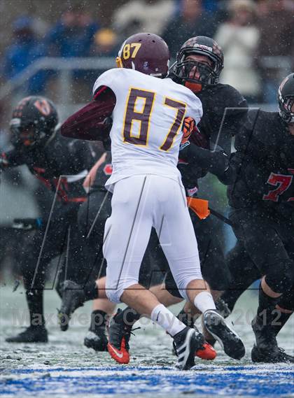 Thumbnail 3 in Wayland vs. Sharon (MIAA Division 3 East Final) photogallery.