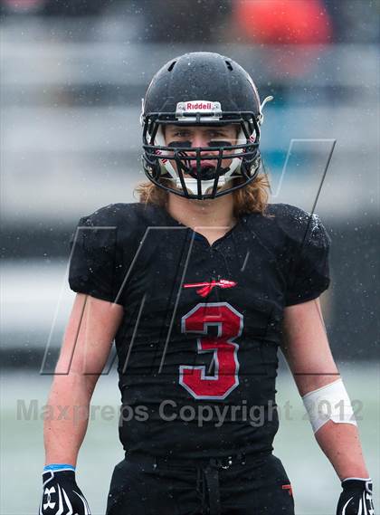 Thumbnail 1 in Wayland vs. Sharon (MIAA Division 3 East Final) photogallery.