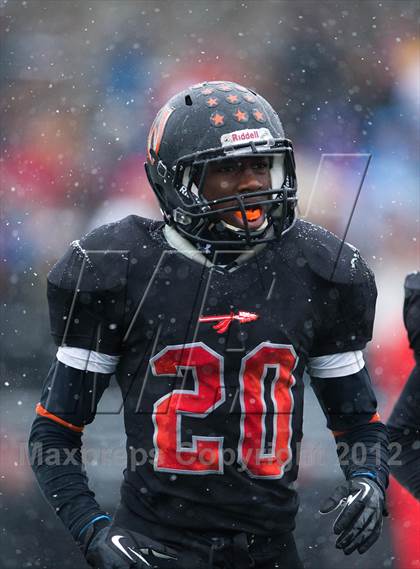 Thumbnail 3 in Wayland vs. Sharon (MIAA Division 3 East Final) photogallery.