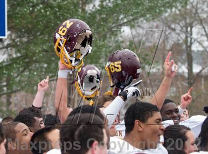 Thumbnail 1 in Wayland vs. Sharon (MIAA Division 3 East Final) photogallery.