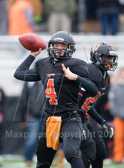 Thumbnail 3 in Wayland vs. Sharon (MIAA Division 3 East Final) photogallery.