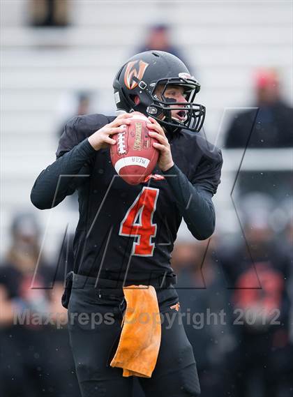 Thumbnail 1 in Wayland vs. Sharon (MIAA Division 3 East Final) photogallery.