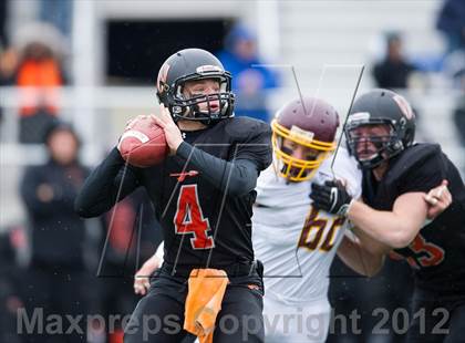 Thumbnail 1 in Wayland vs. Sharon (MIAA Division 3 East Final) photogallery.