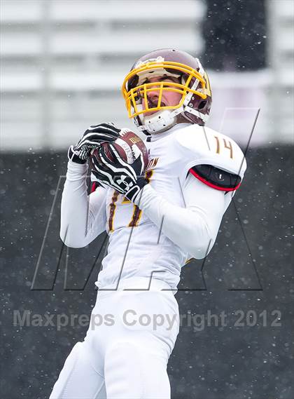 Thumbnail 1 in Wayland vs. Sharon (MIAA Division 3 East Final) photogallery.