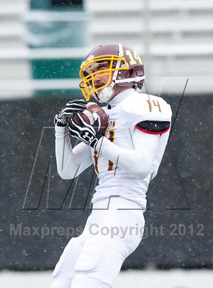 Thumbnail 2 in Wayland vs. Sharon (MIAA Division 3 East Final) photogallery.