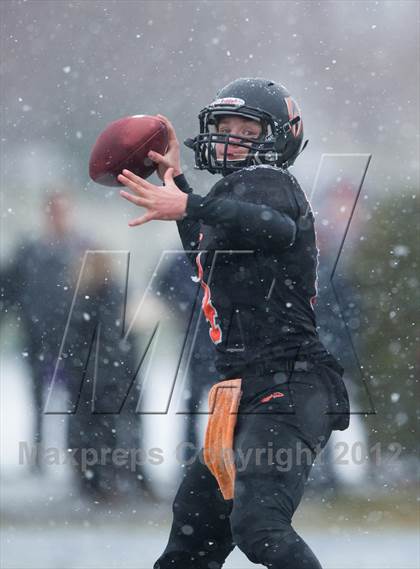 Thumbnail 3 in Wayland vs. Sharon (MIAA Division 3 East Final) photogallery.