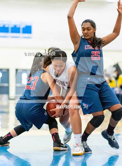 Thumbnail 2 in Aragon vs. Lynbrook (CIF CCS D2 Championship) photogallery.