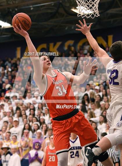 Thumbnail 3 in Jackson vs. Hoover photogallery.