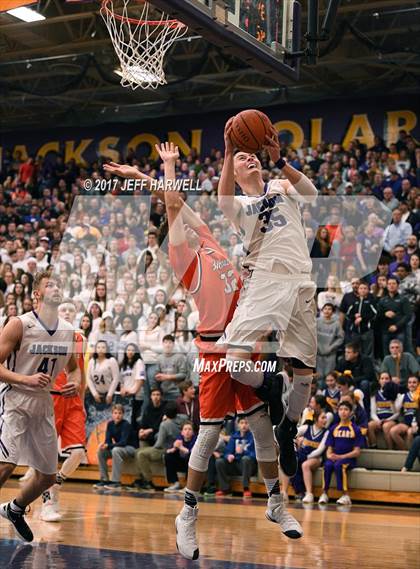 Thumbnail 3 in Jackson vs. Hoover photogallery.
