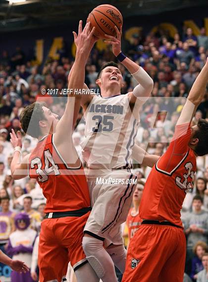 Thumbnail 3 in Jackson vs. Hoover photogallery.