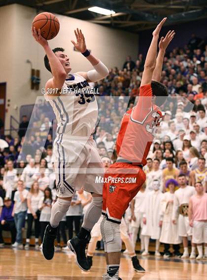 Thumbnail 3 in Jackson vs. Hoover photogallery.