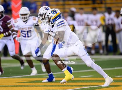 Thumbnail 2 in Chapel Hill vs Davenport (UIL 4A D1 State Semifinal) photogallery.