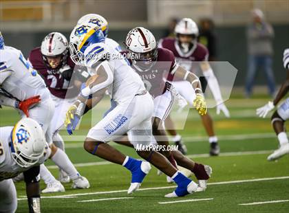 Thumbnail 2 in Chapel Hill vs Davenport (UIL 4A D1 State Semifinal) photogallery.