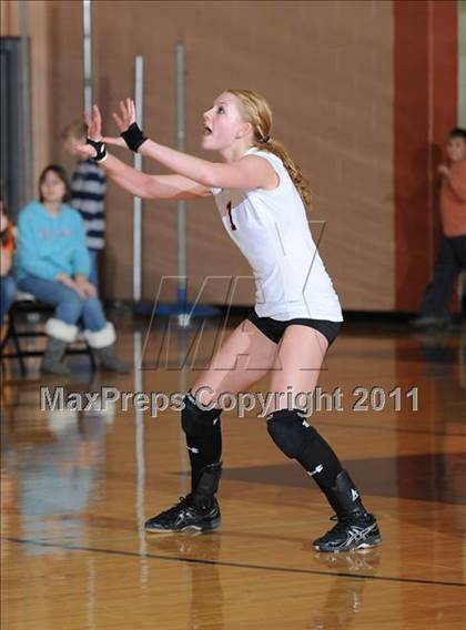 Thumbnail 3 in Unity vs. Webster (WIAA Regional Semi-Finals) photogallery.