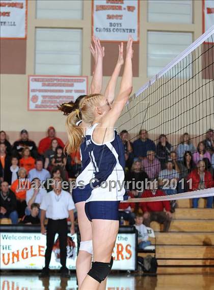 Thumbnail 1 in Unity vs. Webster (WIAA Regional Semi-Finals) photogallery.