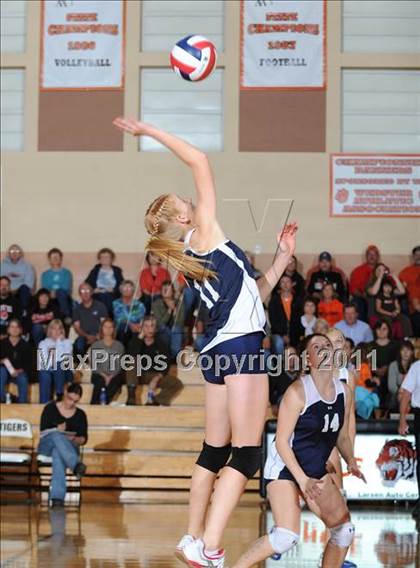 Thumbnail 2 in Unity vs. Webster (WIAA Regional Semi-Finals) photogallery.