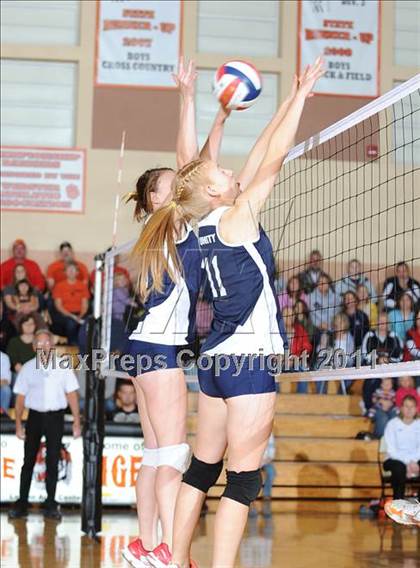 Thumbnail 1 in Unity vs. Webster (WIAA Regional Semi-Finals) photogallery.