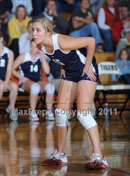 Thumbnail 2 in Unity vs. Webster (WIAA Regional Semi-Finals) photogallery.