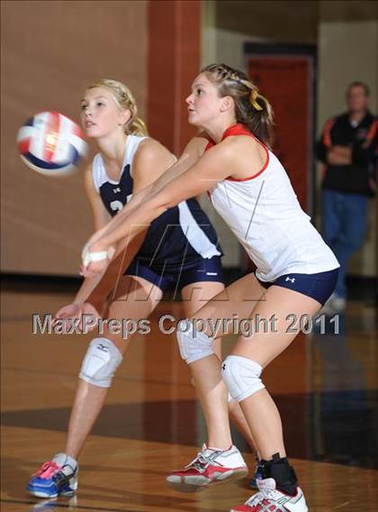 Thumbnail 3 in Unity vs. Webster (WIAA Regional Semi-Finals) photogallery.