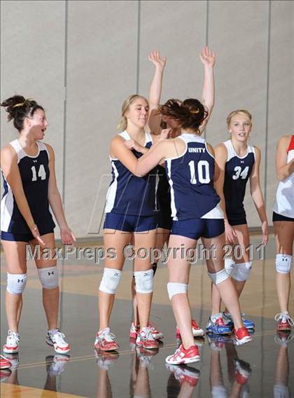 Thumbnail 3 in Unity vs. Webster (WIAA Regional Semi-Finals) photogallery.