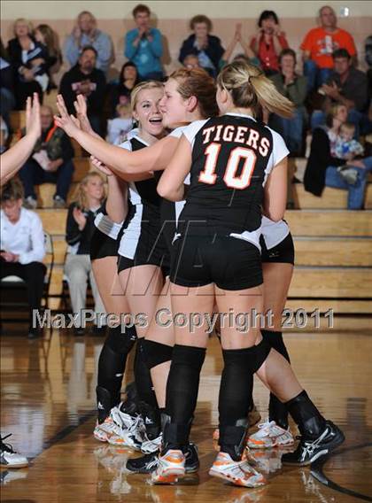 Thumbnail 1 in Unity vs. Webster (WIAA Regional Semi-Finals) photogallery.