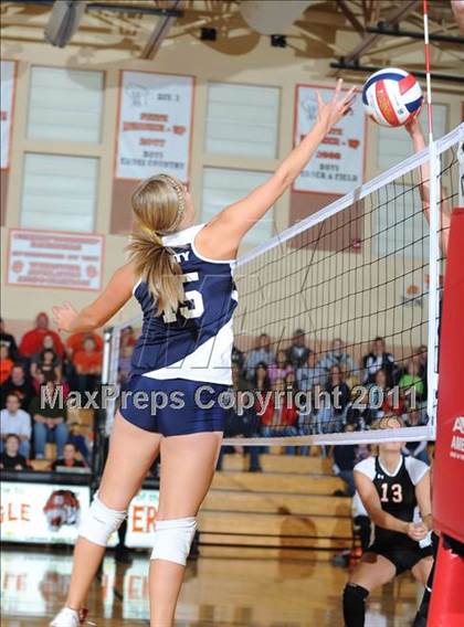 Thumbnail 2 in Unity vs. Webster (WIAA Regional Semi-Finals) photogallery.