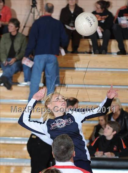 Thumbnail 3 in Unity vs. Webster (WIAA Regional Semi-Finals) photogallery.