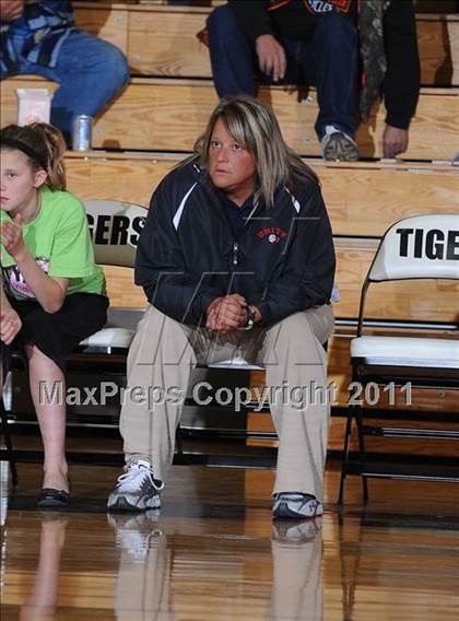 Thumbnail 2 in Unity vs. Webster (WIAA Regional Semi-Finals) photogallery.