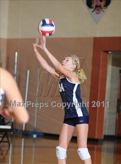 Thumbnail 2 in Unity vs. Webster (WIAA Regional Semi-Finals) photogallery.