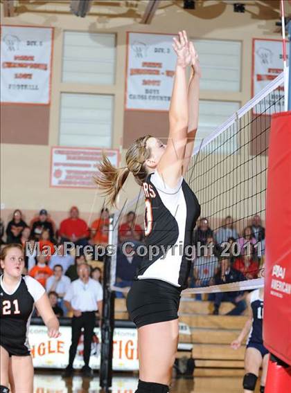 Thumbnail 1 in Unity vs. Webster (WIAA Regional Semi-Finals) photogallery.