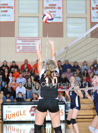 Thumbnail 1 in Unity vs. Webster (WIAA Regional Semi-Finals) photogallery.