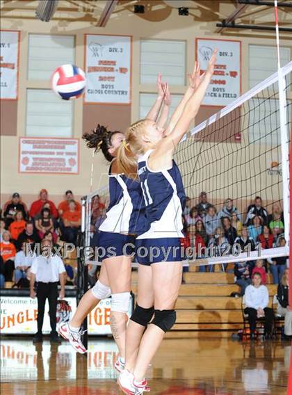 Thumbnail 1 in Unity vs. Webster (WIAA Regional Semi-Finals) photogallery.
