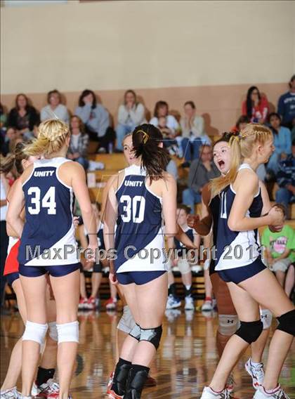 Thumbnail 3 in Unity vs. Webster (WIAA Regional Semi-Finals) photogallery.